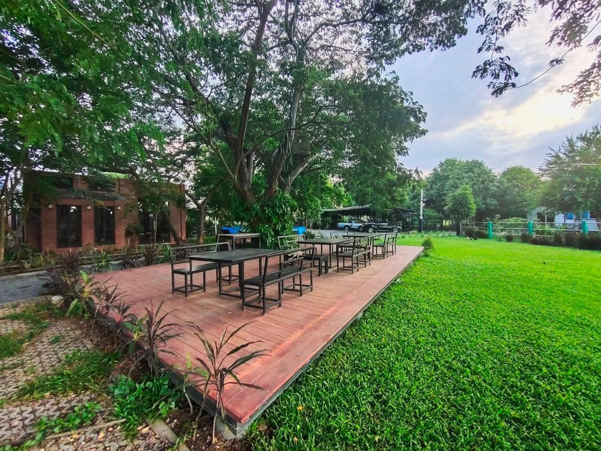 Baan Tonjaeng Resort Chainat Exterior photo